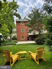 6519 WINNEPEG RD, Bethesda, MD 20817