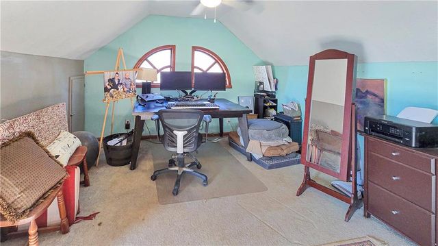 1032 S LINDENWOOD Drive, Olathe, KS 66062