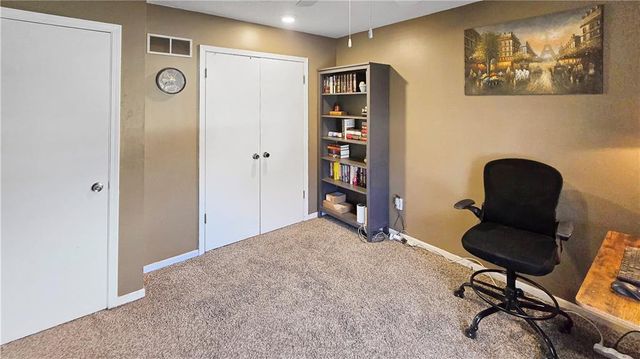 1032 S LINDENWOOD Drive, Olathe, KS 66062