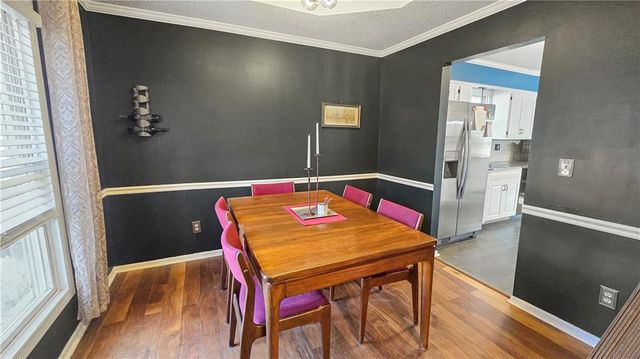 1032 S LINDENWOOD Drive, Olathe, KS 66062