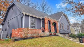 1032 S LINDENWOOD Drive, Olathe, KS 66062