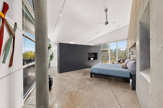 4 Vallecito Road, Santa Fe, NM 87506