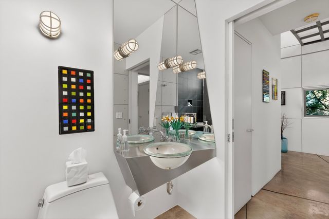 4 Vallecito Road, Santa Fe, NM 87506
