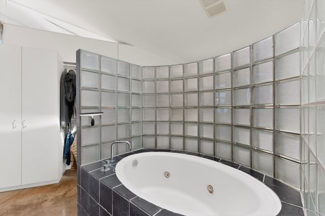 4 Vallecito Road, Santa Fe, NM 87506