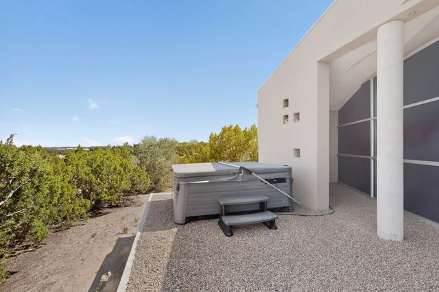 4 Vallecito Road, Santa Fe, NM 87506