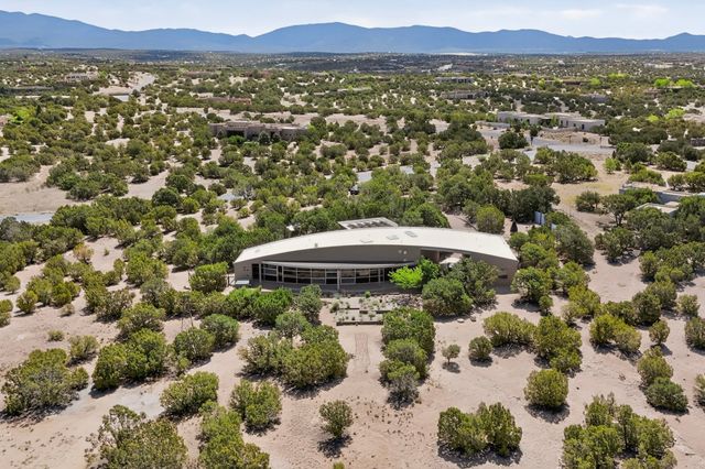 4 Vallecito Road, Santa Fe, NM 87506