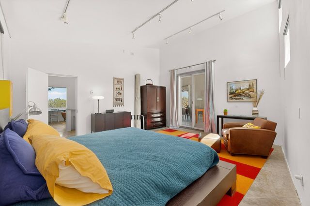 4 Vallecito Road, Santa Fe, NM 87506