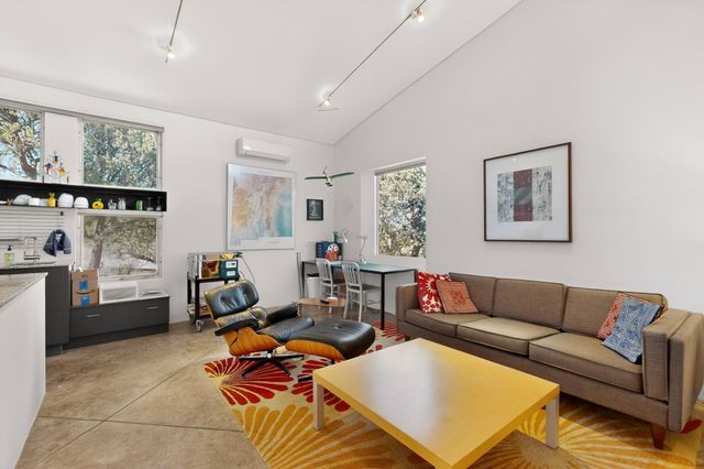 4 Vallecito Road, Santa Fe, NM 87506