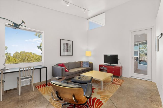 4 Vallecito Road, Santa Fe, NM 87506