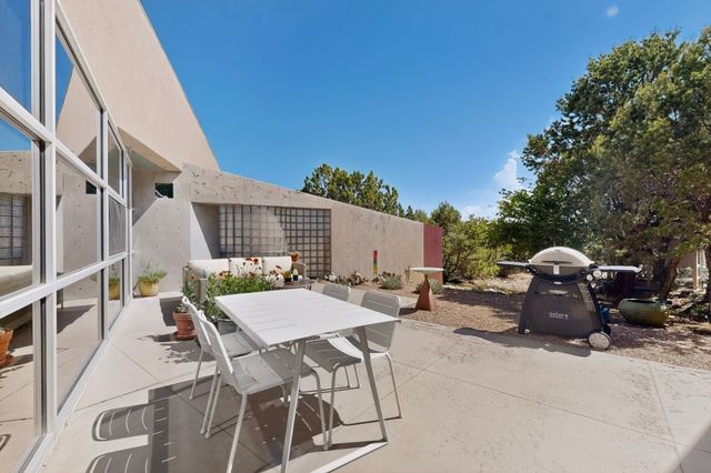4 Vallecito Road, Santa Fe, NM 87506