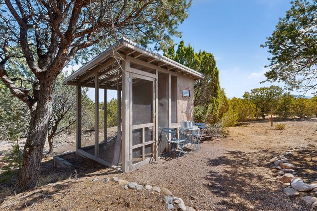 4 Vallecito Road, Santa Fe, NM 87506