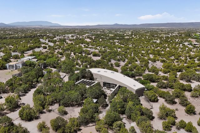 4 Vallecito Road, Santa Fe, NM 87506