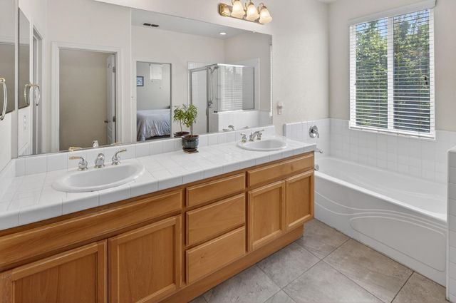 180 Caravaggio Cir, Sacramento, CA 95835