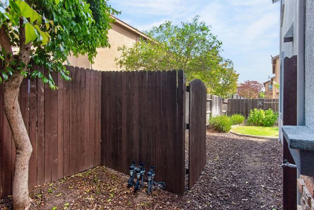 180 Caravaggio Cir, Sacramento, CA 95835