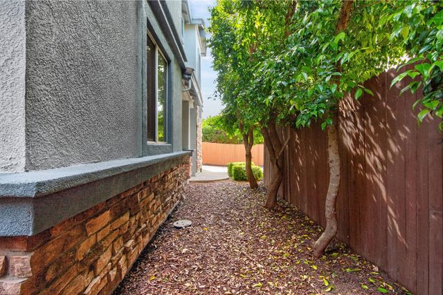 180 Caravaggio Cir, Sacramento, CA 95835