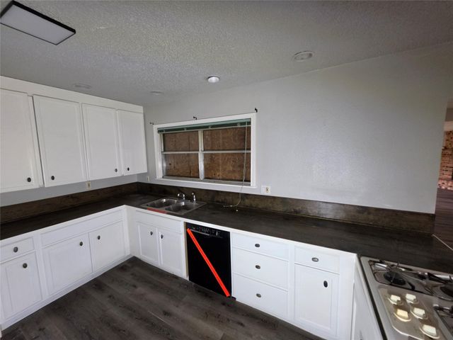 803 Avenue C, Sweeny, TX 77480