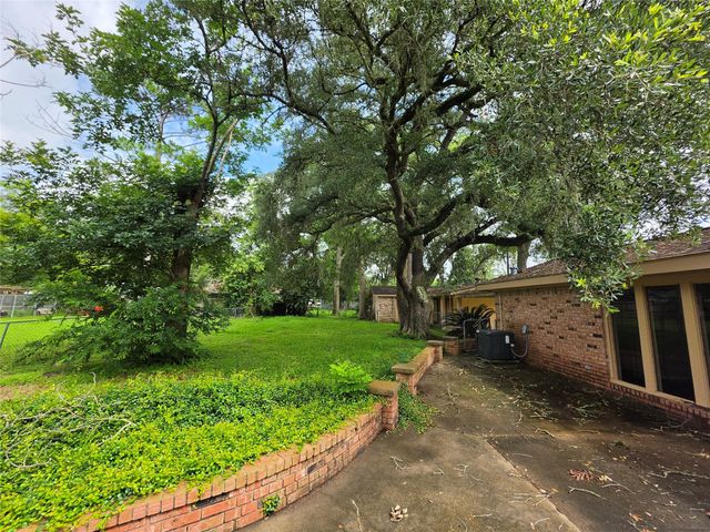 803 Avenue C, Sweeny, TX 77480