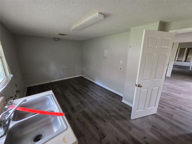 803 Avenue C, Sweeny, TX 77480