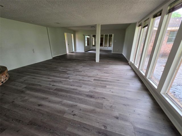 803 Avenue C, Sweeny, TX 77480