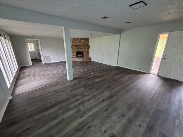 803 Avenue C, Sweeny, TX 77480