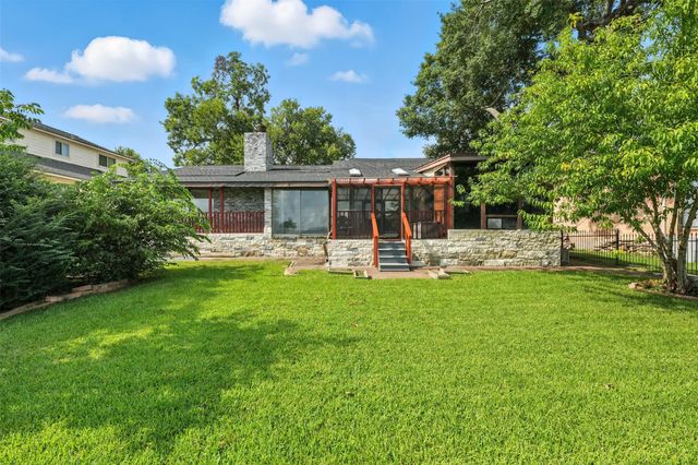 1046 Lake View Drive, Montgomery, TX 77356