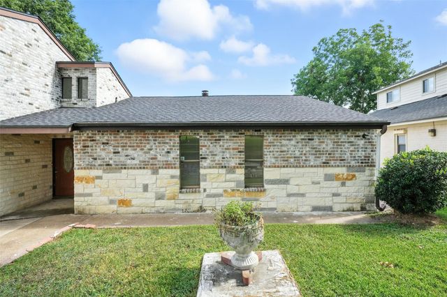1046 Lake View Drive, Montgomery, TX 77356