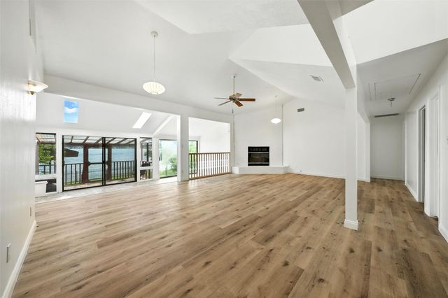 1046 Lake View Drive, Montgomery, TX 77356