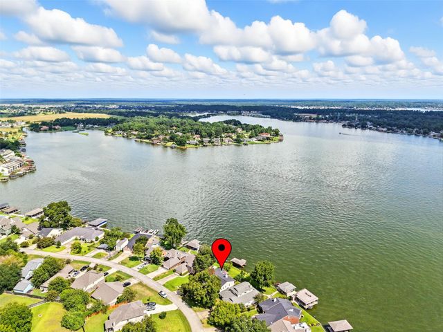 1046 Lake View Drive, Montgomery, TX 77356