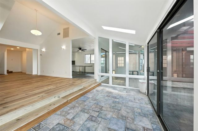 1046 Lake View Drive, Montgomery, TX 77356