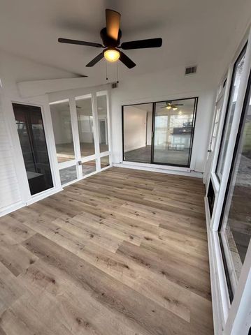 1046 Lake View Drive, Montgomery, TX 77356