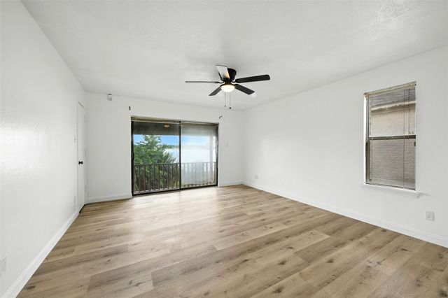 1046 Lake View Drive, Montgomery, TX 77356