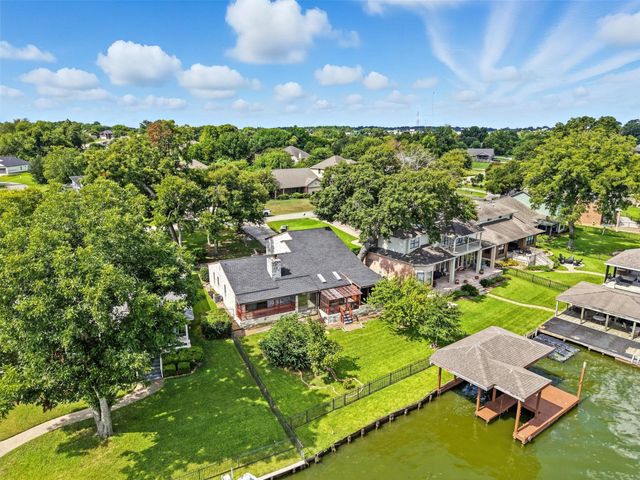 1046 Lake View Drive, Montgomery, TX 77356