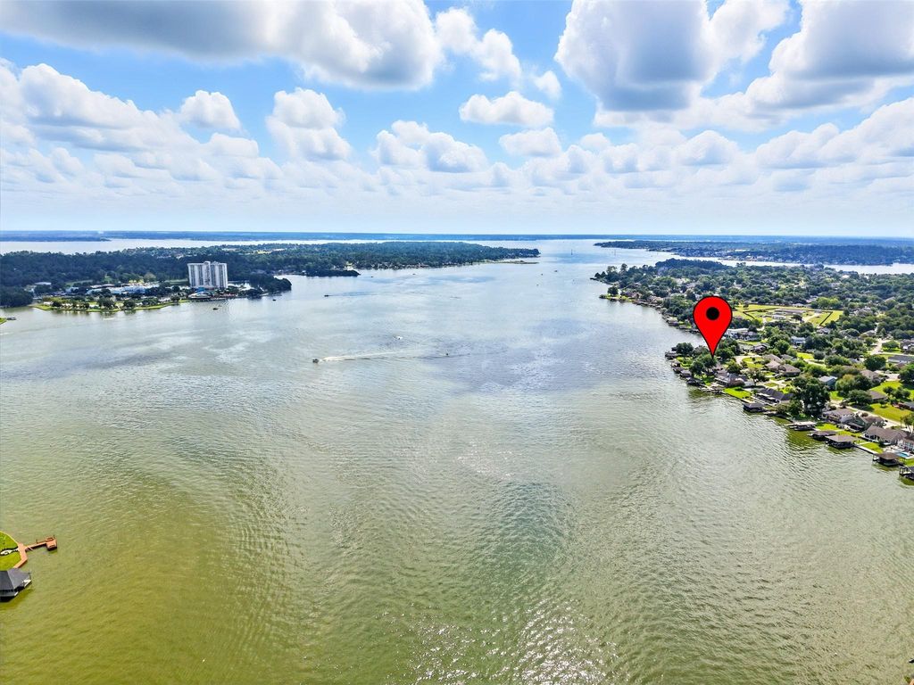 1046 Lake View Drive, Montgomery, TX 77356