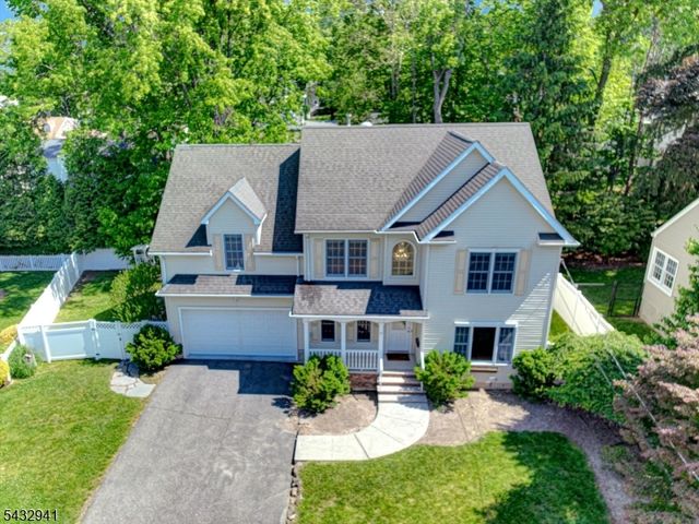 15 Woodrow Pl, West Caldwell Twp., NJ 07006
