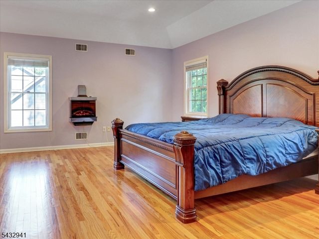 15 Woodrow Pl, West Caldwell Twp., NJ 07006