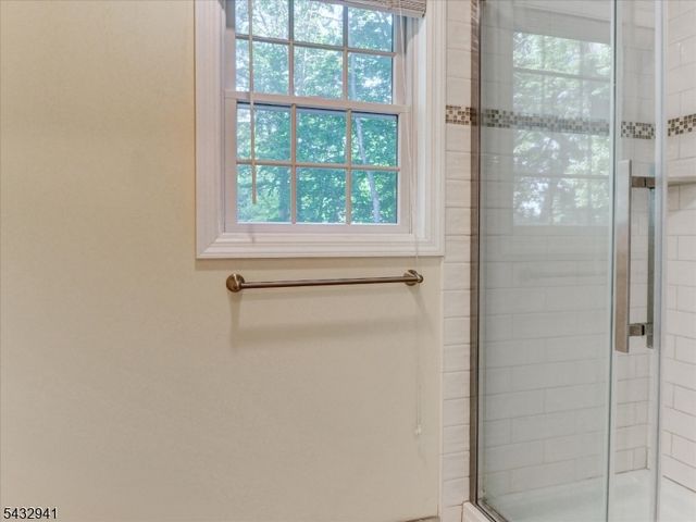 15 Woodrow Pl, West Caldwell Twp., NJ 07006