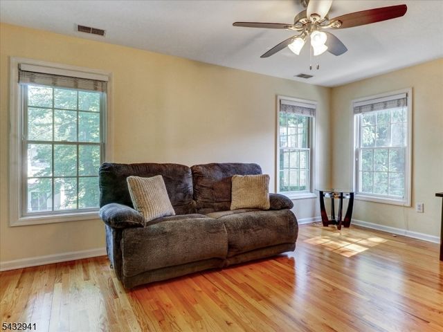 15 Woodrow Pl, West Caldwell Twp., NJ 07006