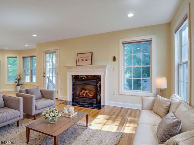 15 Woodrow Pl, West Caldwell Twp., NJ 07006