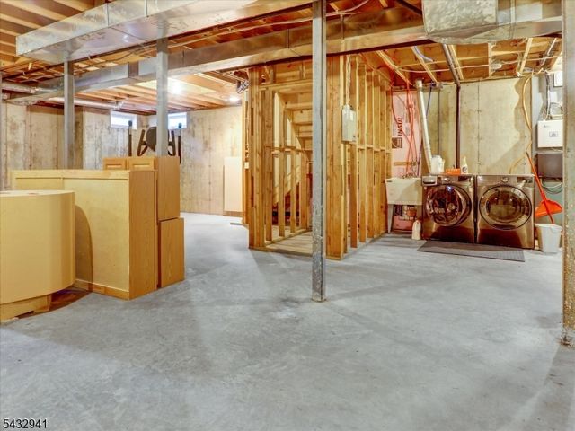 15 Woodrow Pl, West Caldwell Twp., NJ 07006