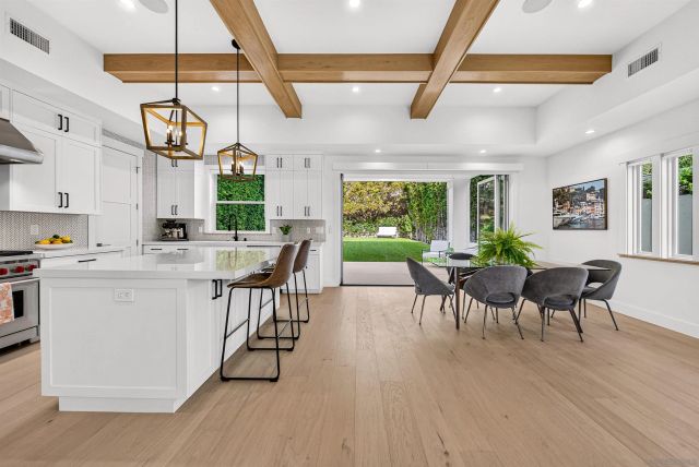 5673 Linda Rosa Ave, La Jolla, CA 92037
