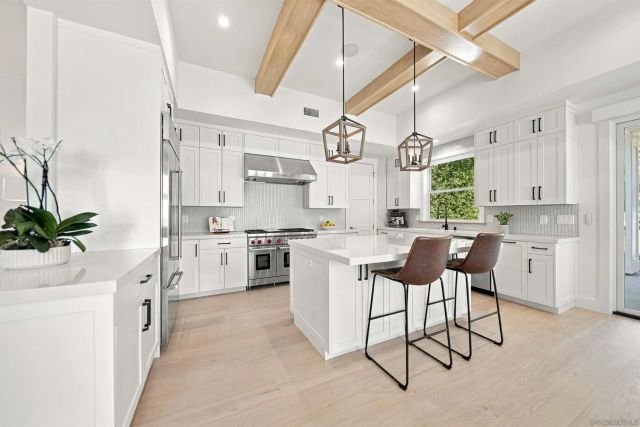 5673 Linda Rosa Ave, La Jolla, CA 92037