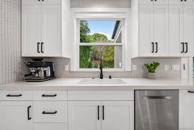 5673 Linda Rosa Ave, La Jolla, CA 92037