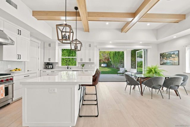5673 Linda Rosa Ave, La Jolla, CA 92037