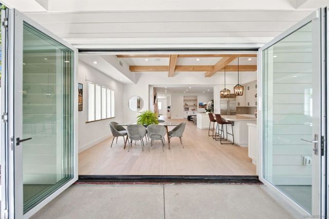 5673 Linda Rosa Ave, La Jolla, CA 92037