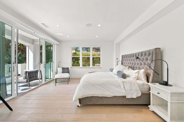 5673 Linda Rosa Ave, La Jolla, CA 92037
