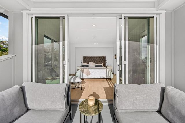 5673 Linda Rosa Ave, La Jolla, CA 92037