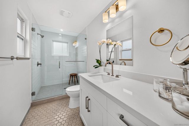 5673 Linda Rosa Ave, La Jolla, CA 92037