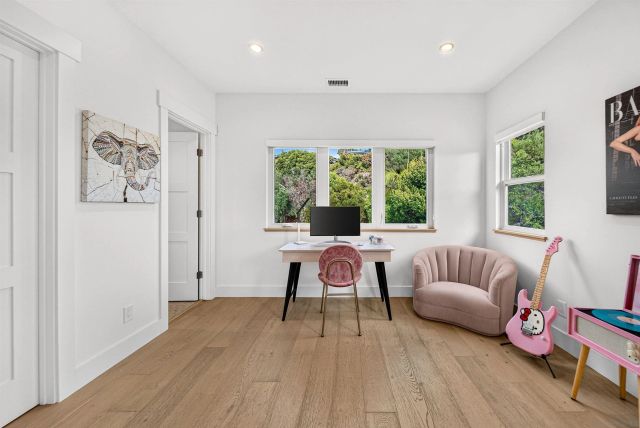 5673 Linda Rosa Ave, La Jolla, CA 92037