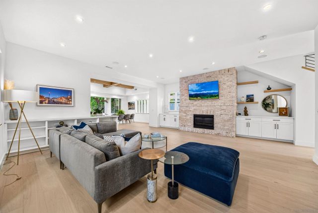 5673 Linda Rosa Ave, La Jolla, CA 92037
