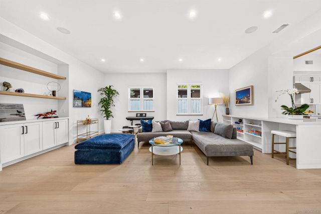 5673 Linda Rosa Ave, La Jolla, CA 92037